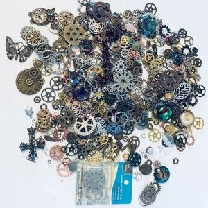 Assorted Bundle of Vintage Gears Steampunk Charms